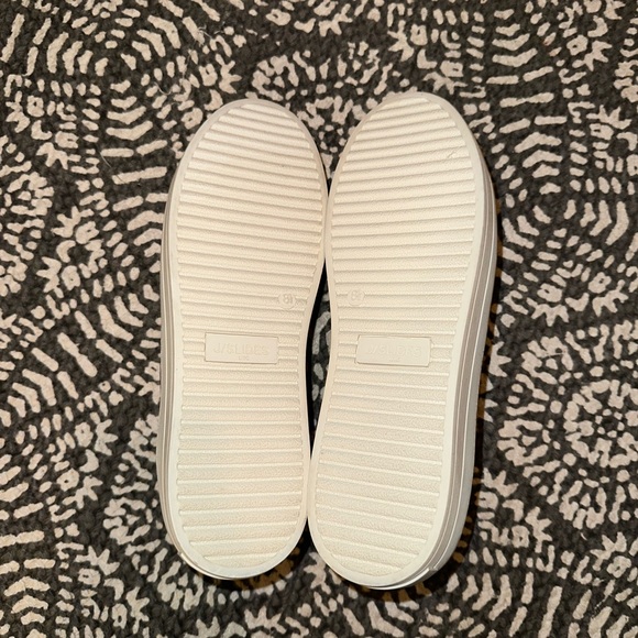 NWOT JSlides Athleisure Sneakers - Picture 2 of 3
